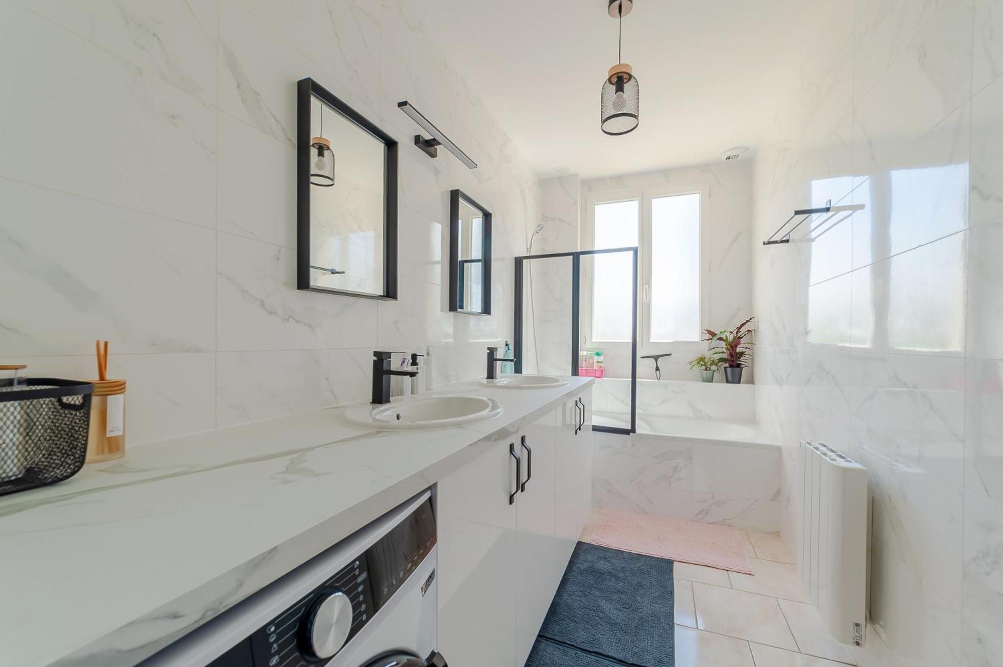 Cosy Modern Apartment - 1 Minute Walk From Train Station Creil Exterior photo