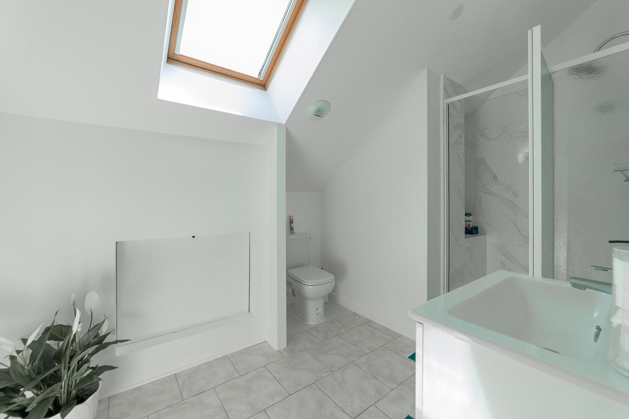 Cosy Modern Apartment - 1 Minute Walk From Train Station Creil Exterior photo